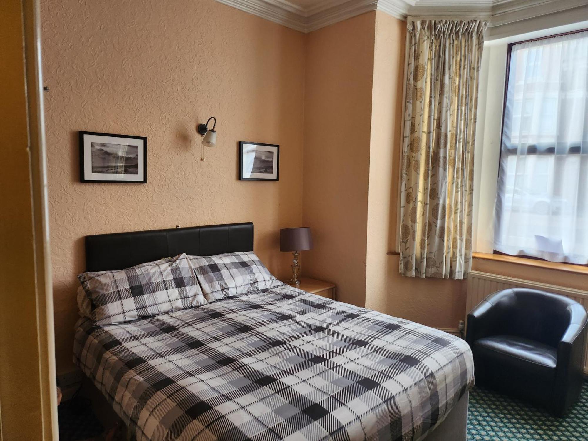 Queens Guest House Beeston  Eksteriør billede